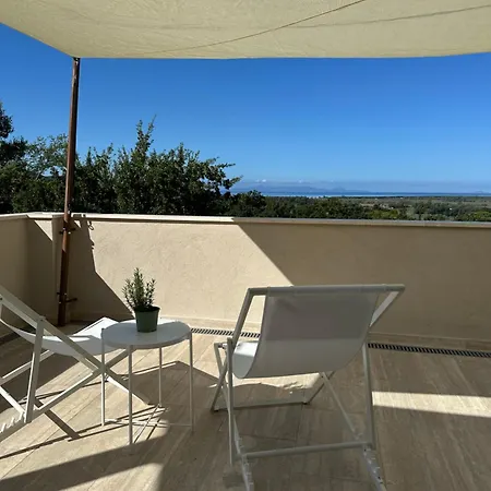 לינה וארוחת בוקר A Casa Di Leo סקרלינו