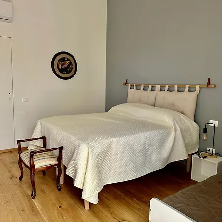 A Casa Di Leo Scarlino